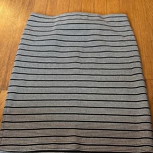 Loft Women’s pencil stretch skirt.
